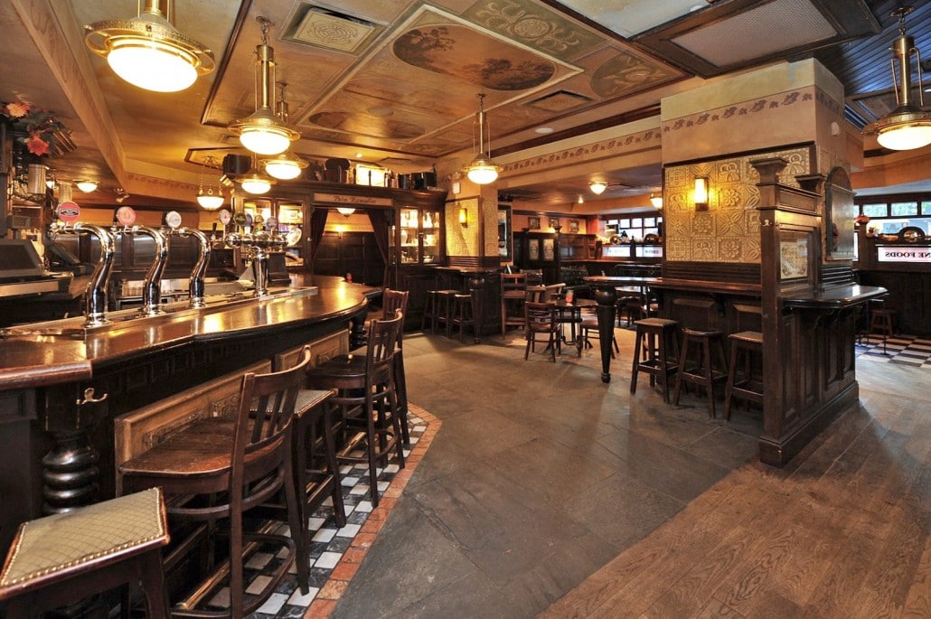Fado Irish Pub
